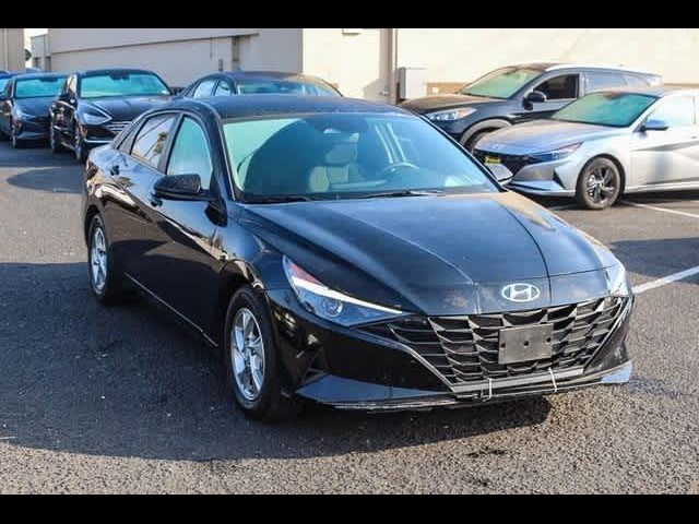 2023 Hyundai Elantra SE