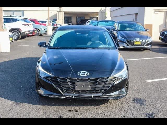 2023 Hyundai Elantra SE