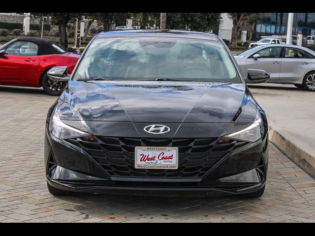 2023 Hyundai Elantra SE