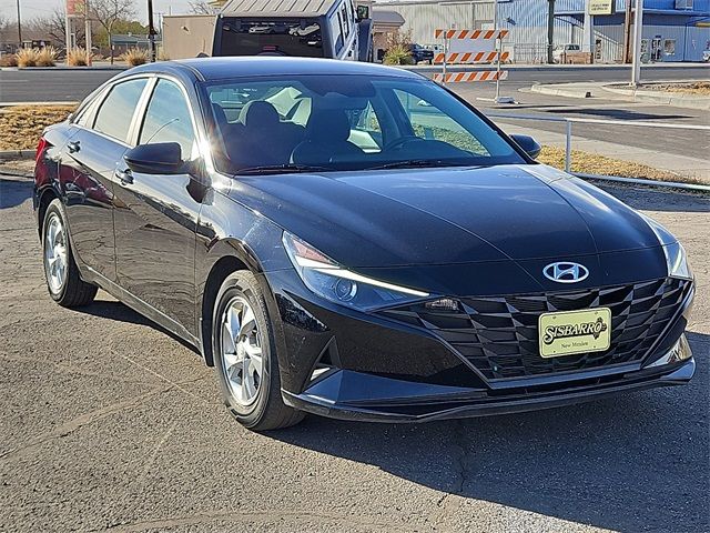 2023 Hyundai Elantra SE