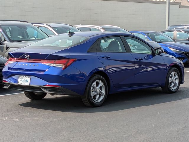 2023 Hyundai Elantra SE