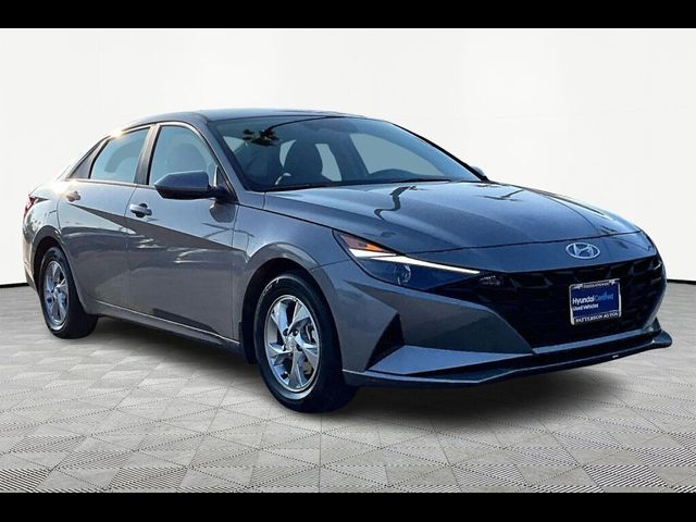 2023 Hyundai Elantra SE