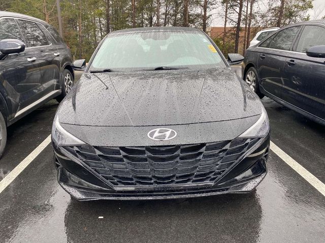 2023 Hyundai Elantra SE