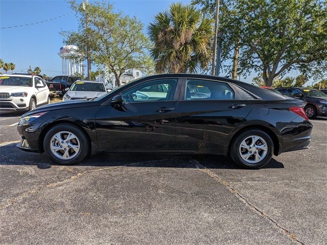 2023 Hyundai Elantra SE
