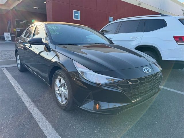 2023 Hyundai Elantra SE