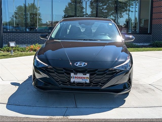 2023 Hyundai Elantra SE