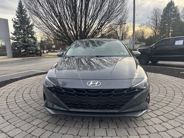 2023 Hyundai Elantra SE