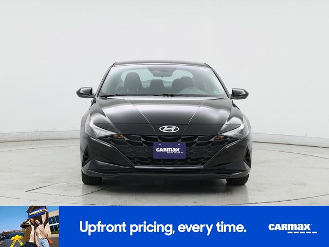 2023 Hyundai Elantra SE