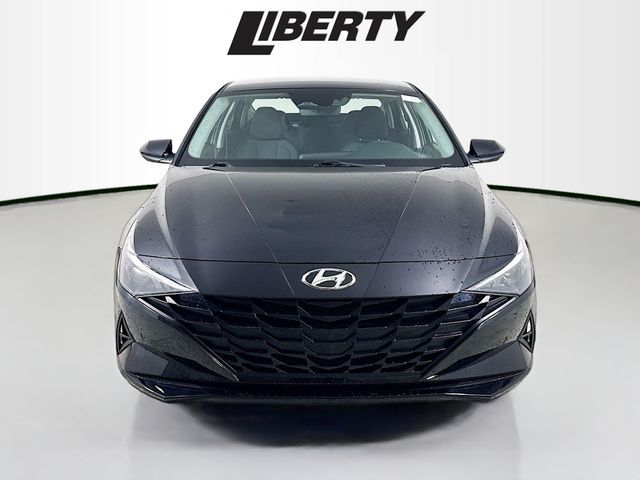 2023 Hyundai Elantra SE