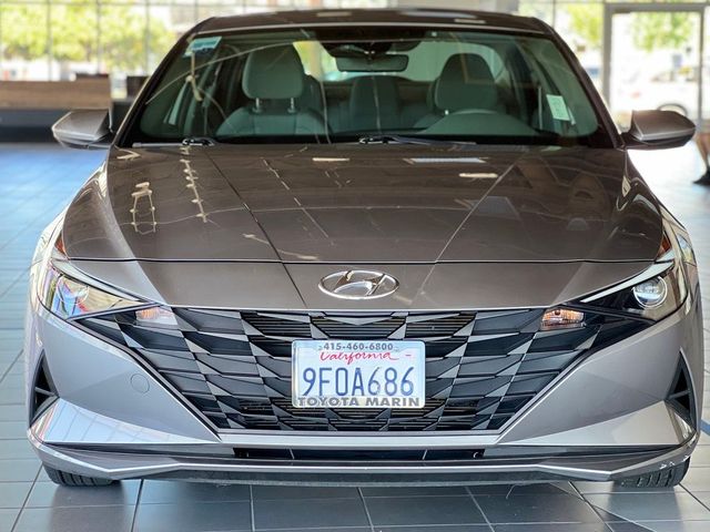 2023 Hyundai Elantra SE
