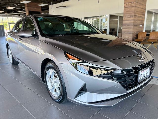 2023 Hyundai Elantra SE