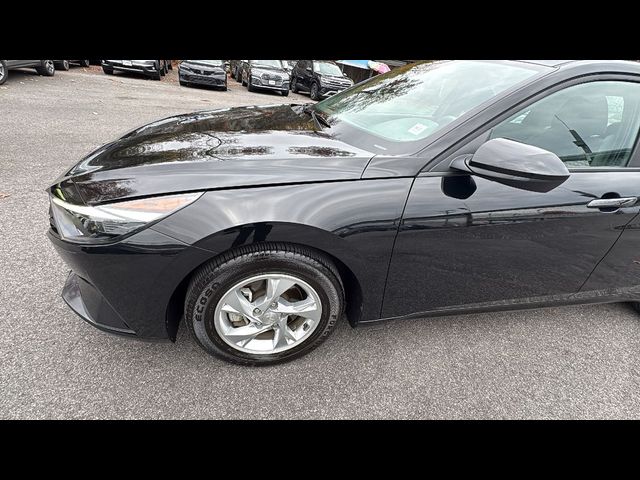 2023 Hyundai Elantra SE