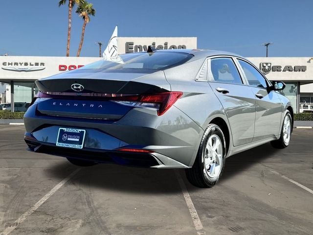 2023 Hyundai Elantra SE