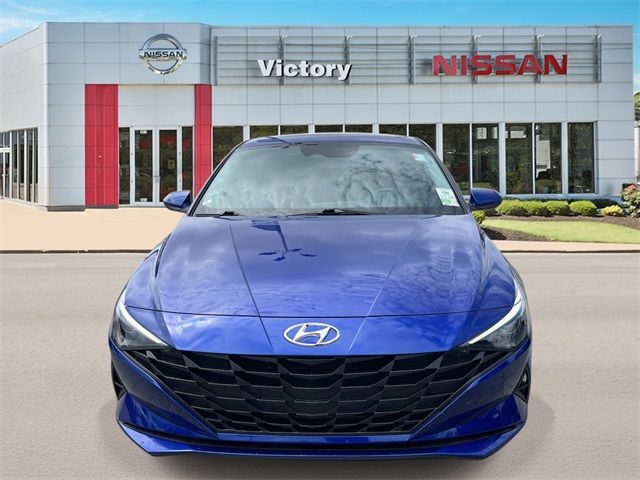 2023 Hyundai Elantra SE