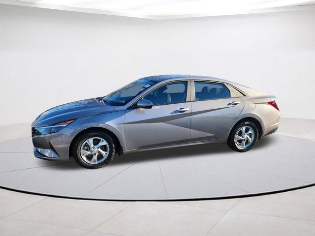 2023 Hyundai Elantra SE