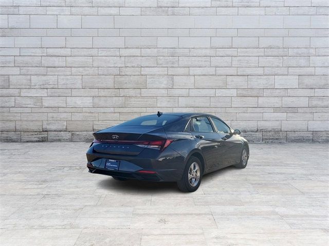 2023 Hyundai Elantra SE