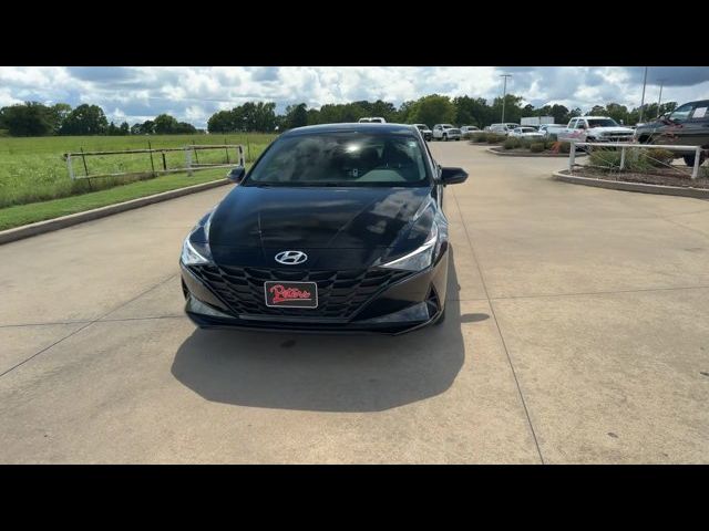 2023 Hyundai Elantra SE