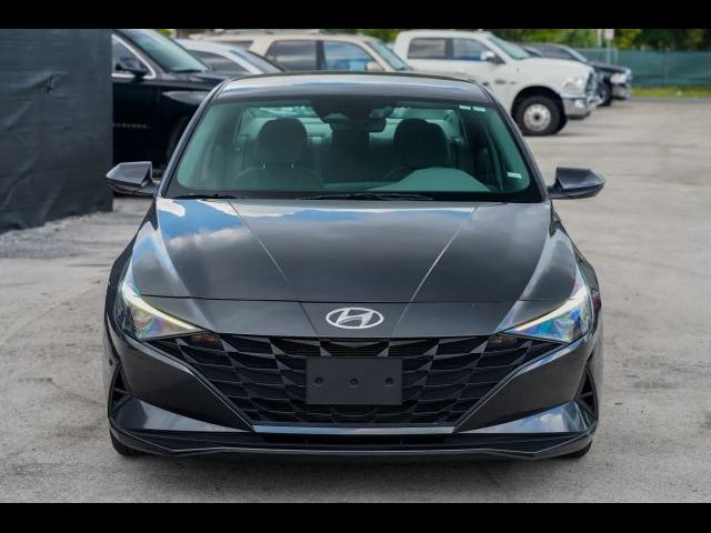 2023 Hyundai Elantra SE
