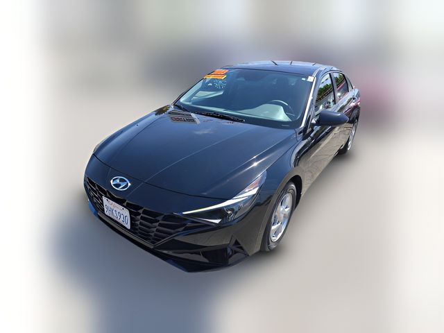 2023 Hyundai Elantra SE