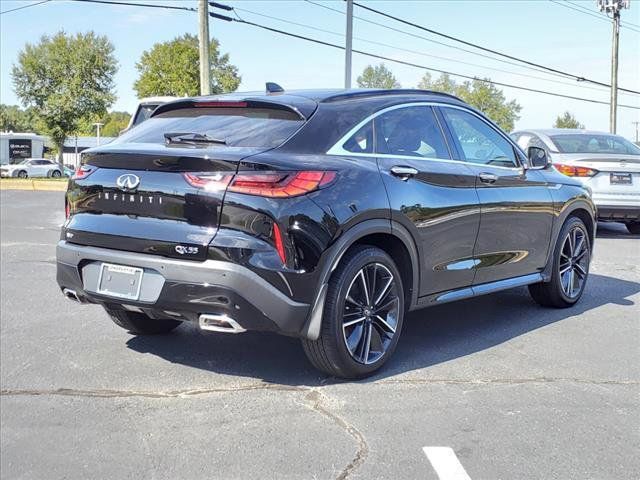 2023 INFINITI QX55 Essential