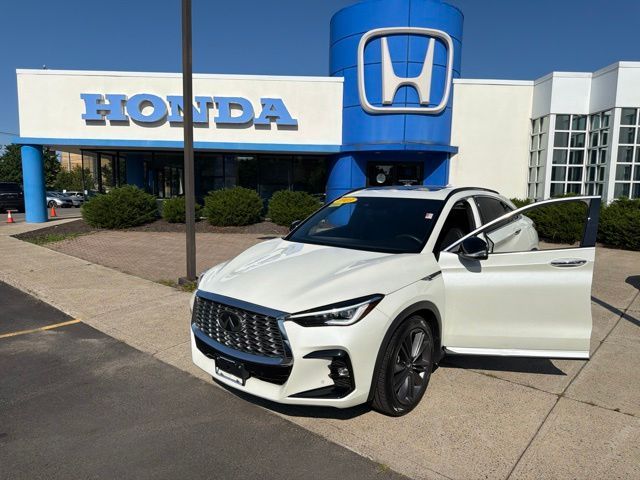 2023 INFINITI QX55 Essential