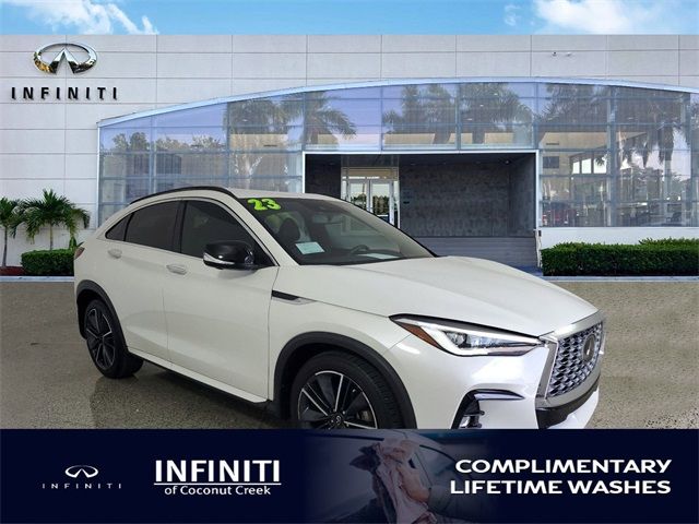 2023 INFINITI QX55 Essential