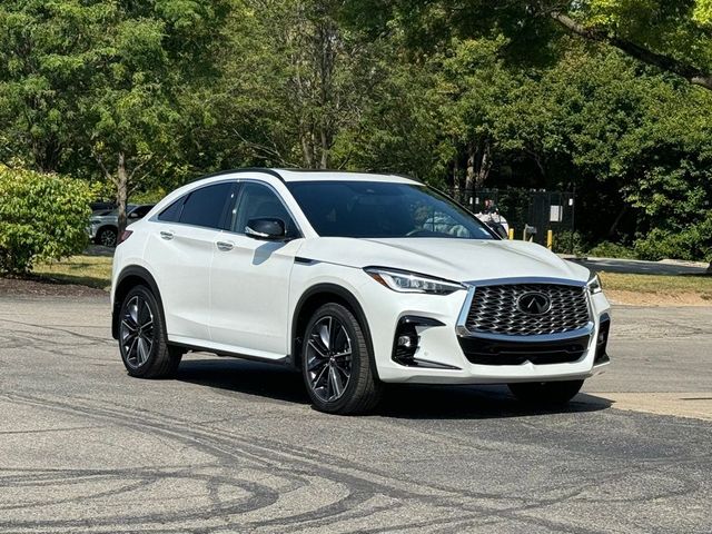 2023 INFINITI QX55 Essential