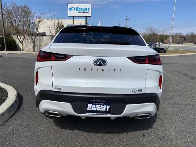 2023 INFINITI QX55 Essential