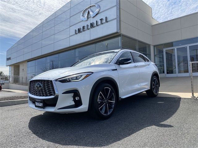 2023 INFINITI QX55 Essential