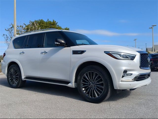 2023 INFINITI QX80 Luxe