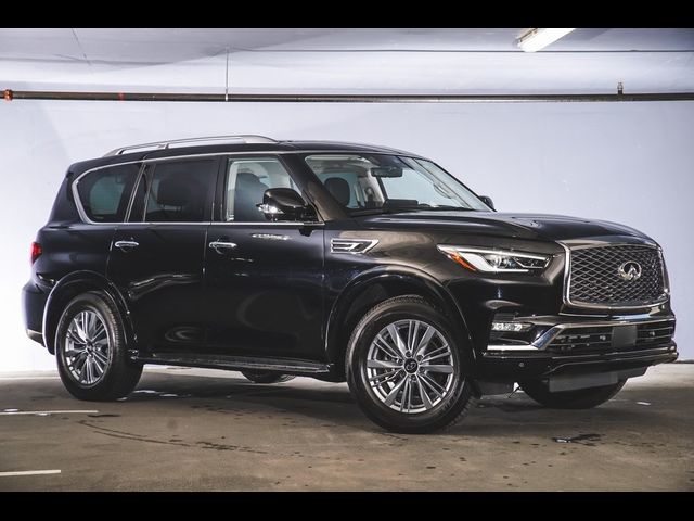 2023 INFINITI QX80 Luxe