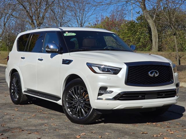 2023 INFINITI QX80 Luxe