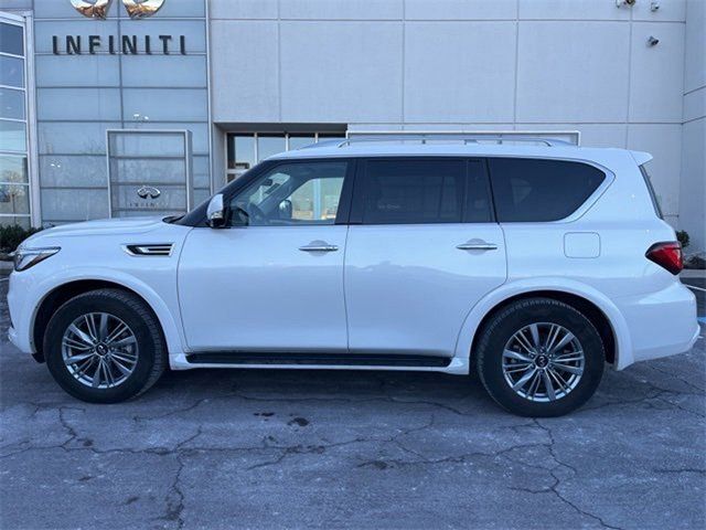 2023 INFINITI QX80 Luxe