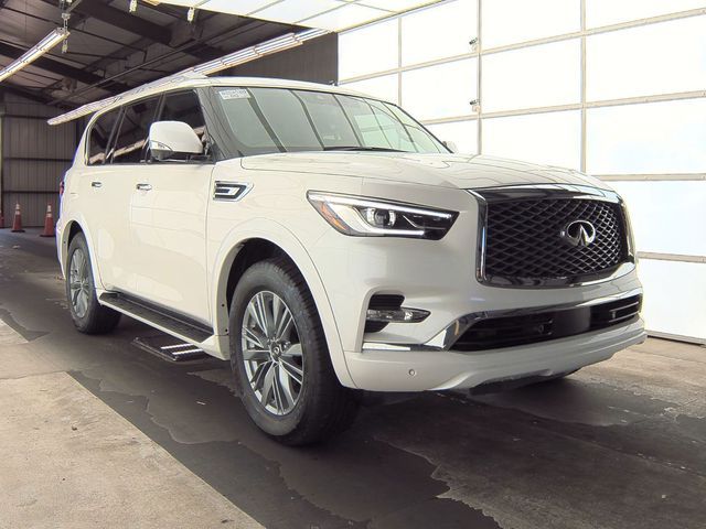 2023 INFINITI QX80 Luxe