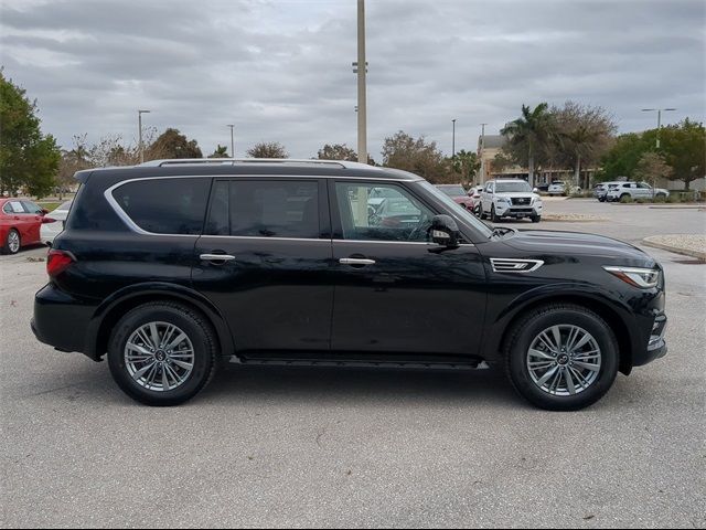 2023 INFINITI QX80 Luxe