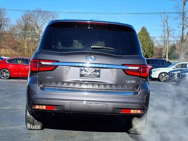 2023 INFINITI QX80 Luxe