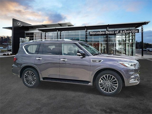 2023 INFINITI QX80 Premium Select