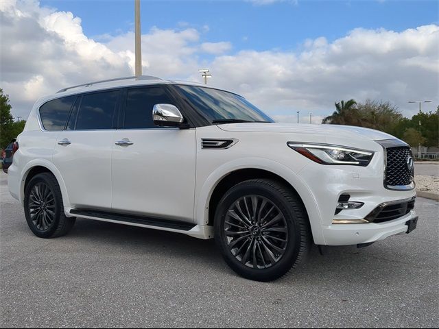 2023 INFINITI QX80 Luxe