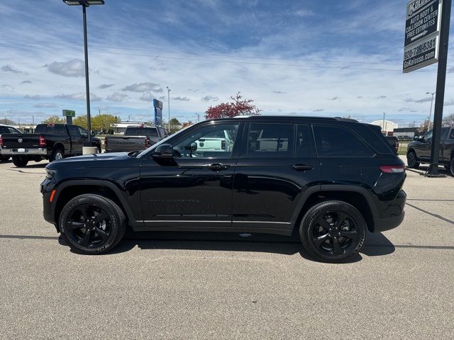 2023 Jeep Grand Cherokee Altitude