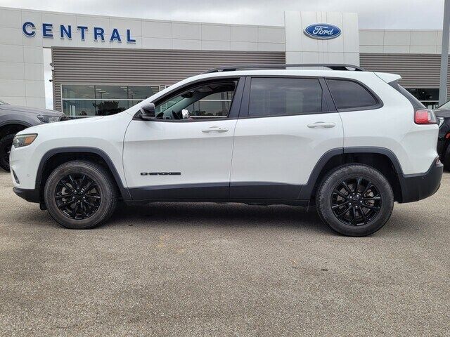 2023 Jeep Cherokee Altitude Lux