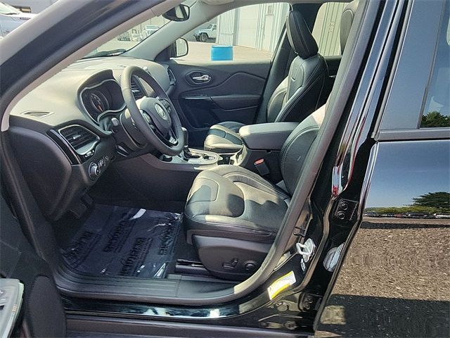 2023 Jeep Cherokee Altitude Lux