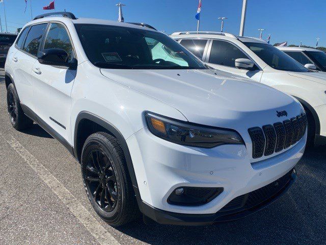 2023 Jeep Cherokee Altitude Lux