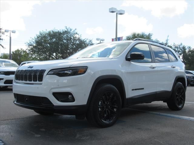 2023 Jeep Cherokee Altitude Lux