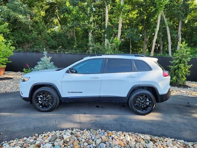 2023 Jeep Cherokee Altitude Lux