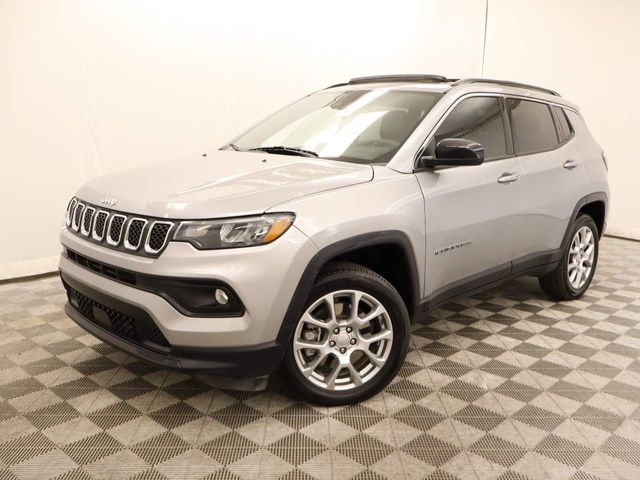 2023 Jeep Compass Latitude Lux