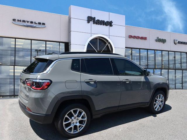 2023 Jeep Compass Latitude Lux