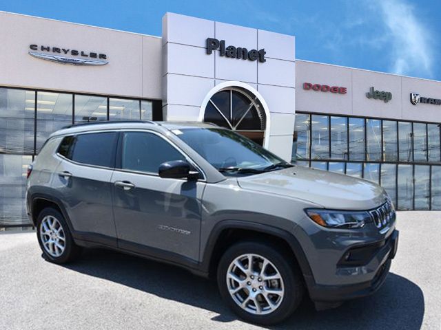 2023 Jeep Compass Latitude Lux