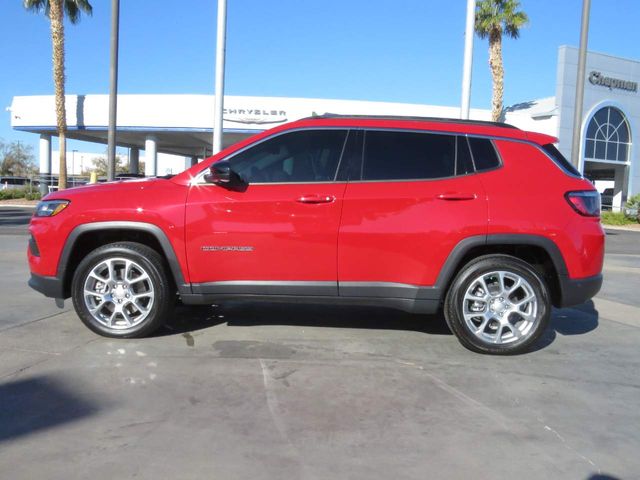 2023 Jeep Compass Latitude Lux