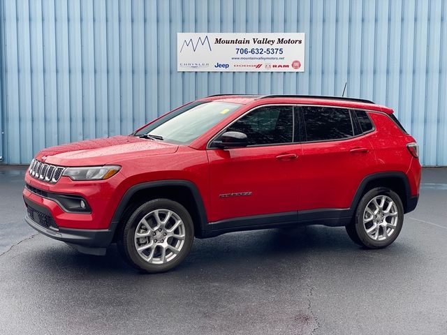 2023 Jeep Compass Latitude Lux