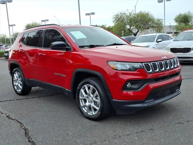 2023 Jeep Compass Latitude Lux